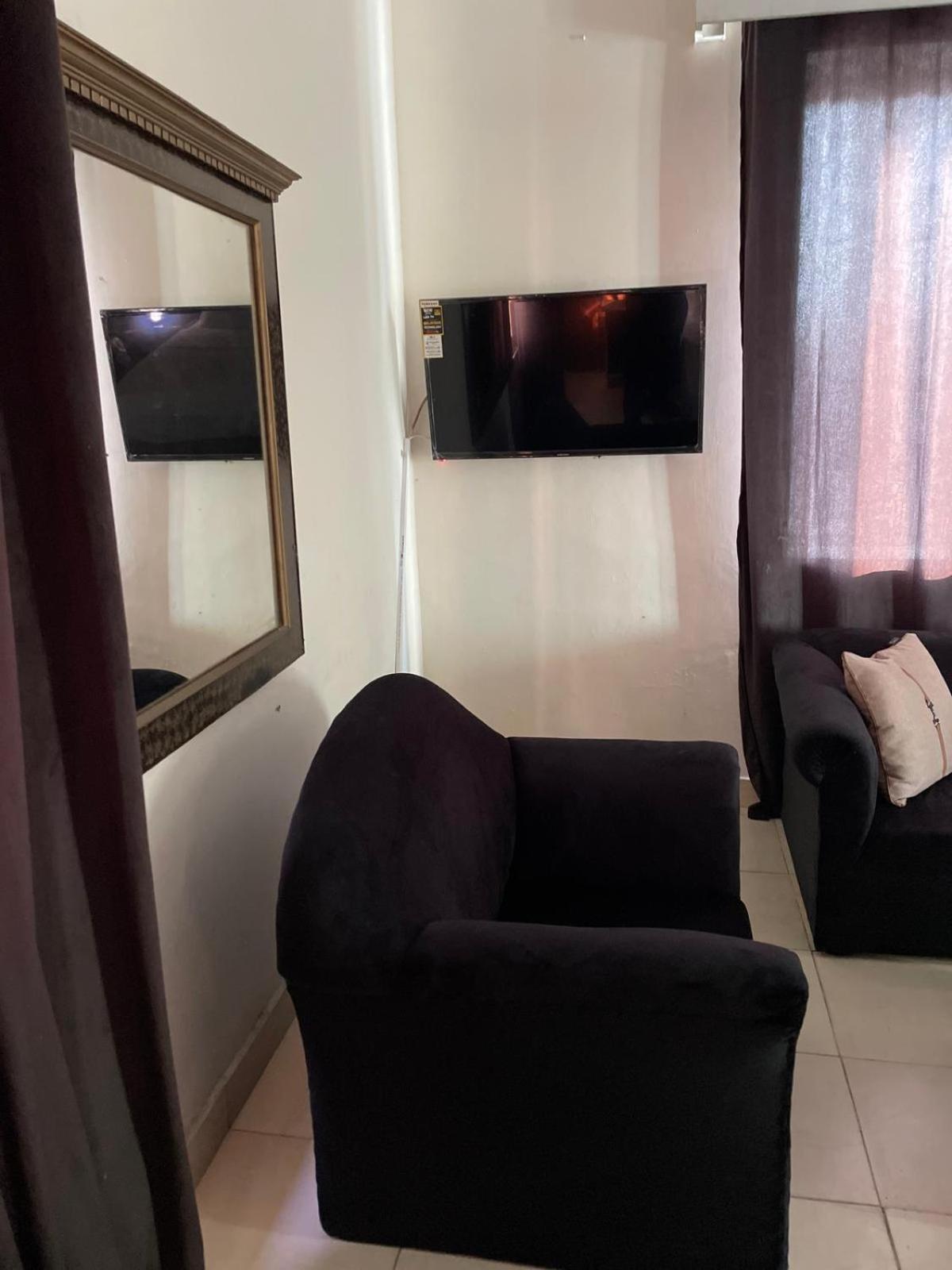 Country Club Motel Лахор Екстериор снимка